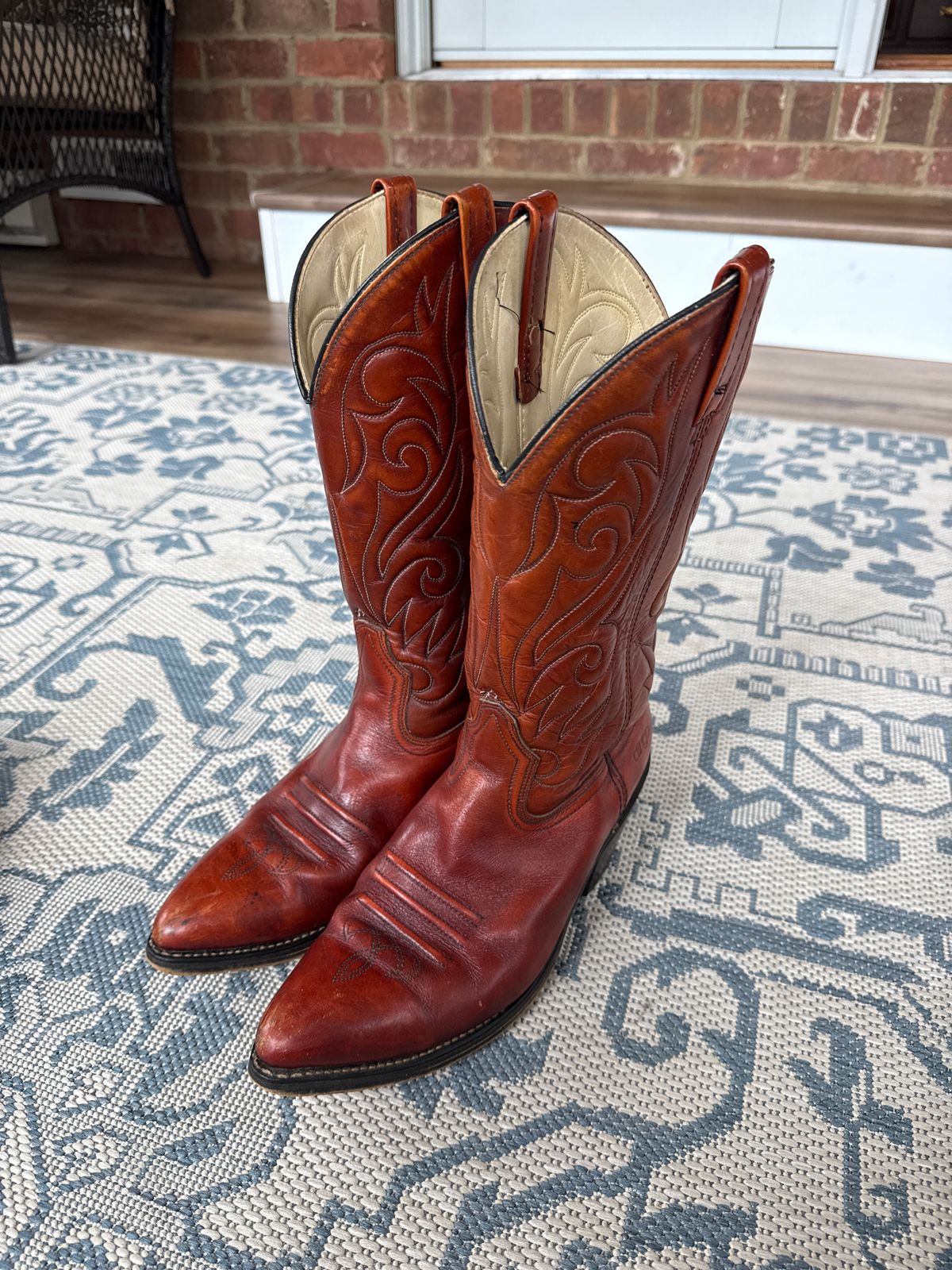 Photo by ty.302 on April 5, 2026 of the Dingo Cowboy in Unknown Leather.