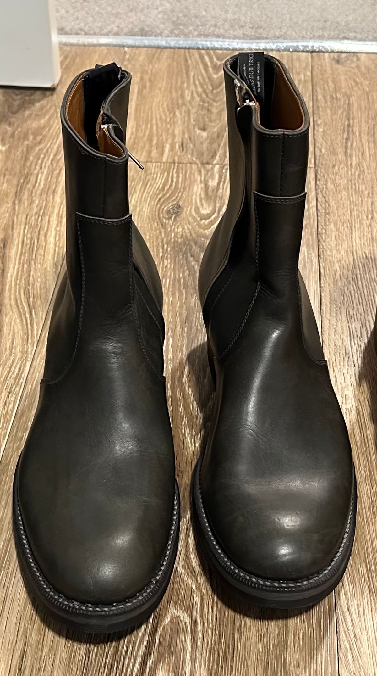 Photo by bigorangeduck on February 24, 2026 of the Rolling Dub Trio Gleaners Zip in Guidi Gray Calf.
