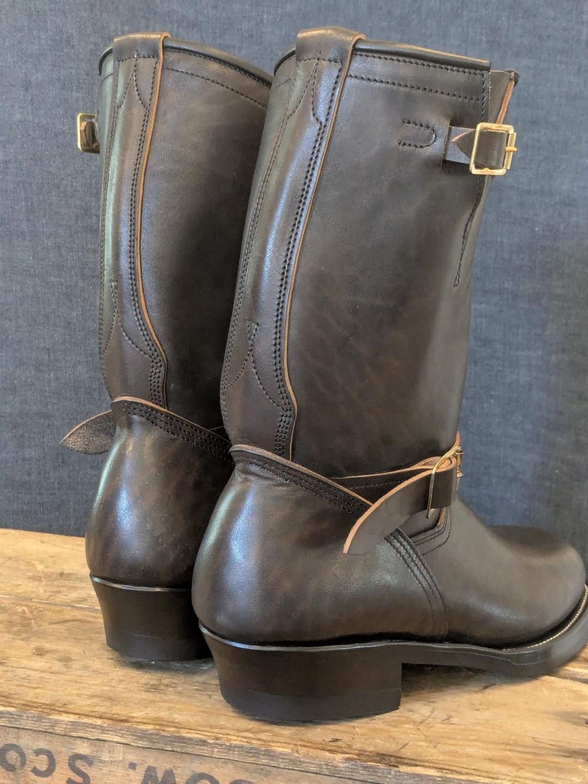 Photo by bigorangeduck on April 16, 2026 of the Unsung U 22-2 Engineer Boot in Maryam Natural Horsebutt Overdyed Black.