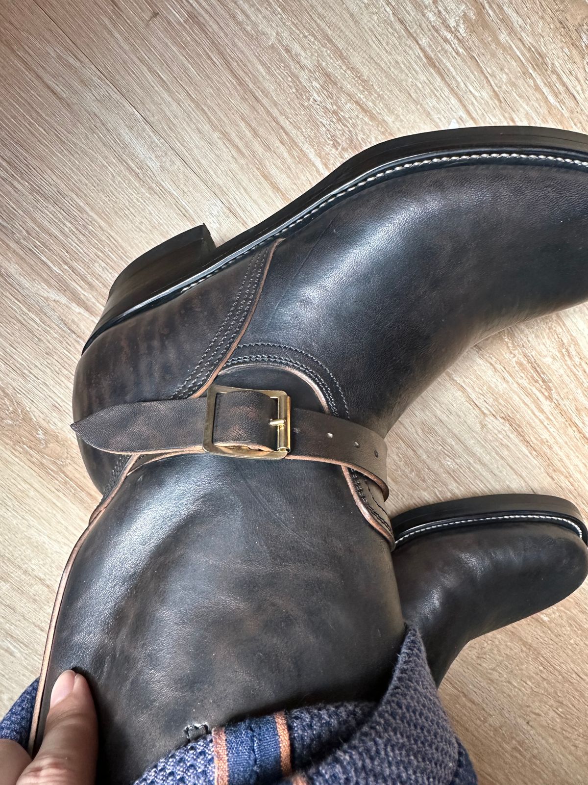 Photo by bigorangeduck on April 24, 2026 of the Unsung U 22-2 Engineer Boot in Maryam Natural Horsebutt Overdyed Black.