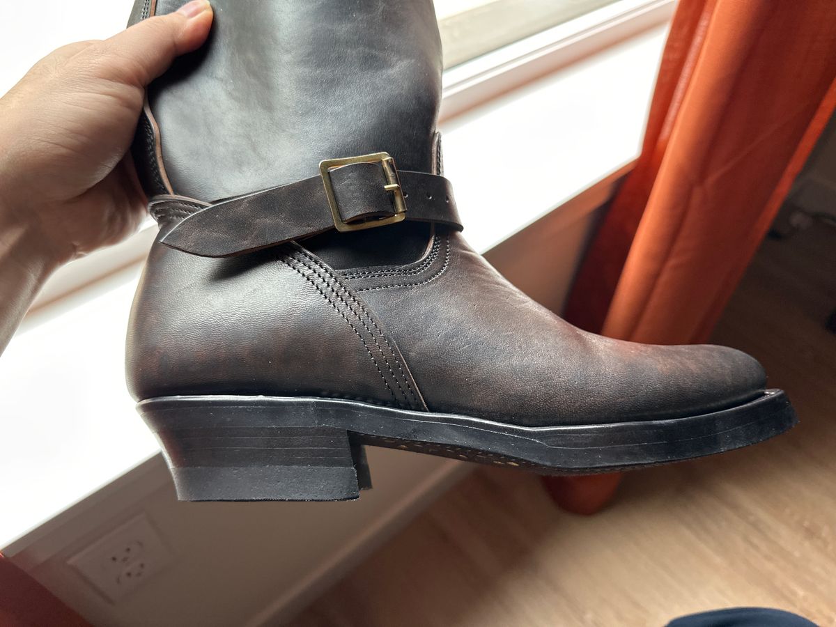 Photo by bigorangeduck on April 29, 2026 of the Unsung U 22-2 Engineer Boot in Maryam Natural Horsebutt Overdyed Black.