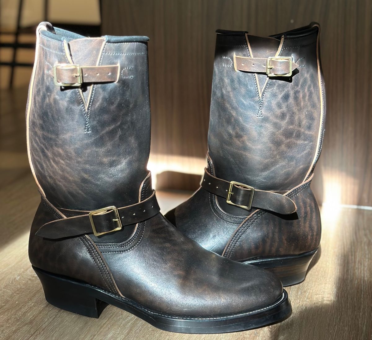 Photo by bigorangeduck on May 18, 2026 of the Unsung U 22-2 Engineer Boot in Maryam Natural Horsebutt Overdyed Black.