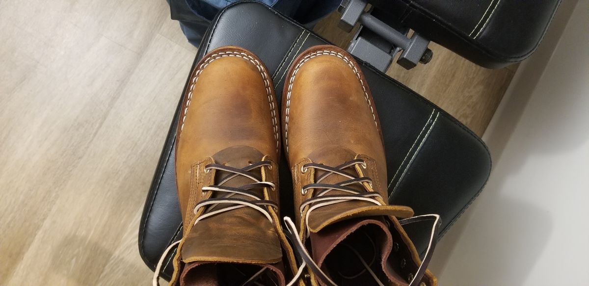 Photo by RyanH6516 on August 22, 2023 of the Nicks Urban Logger in Horween Orange Predator.