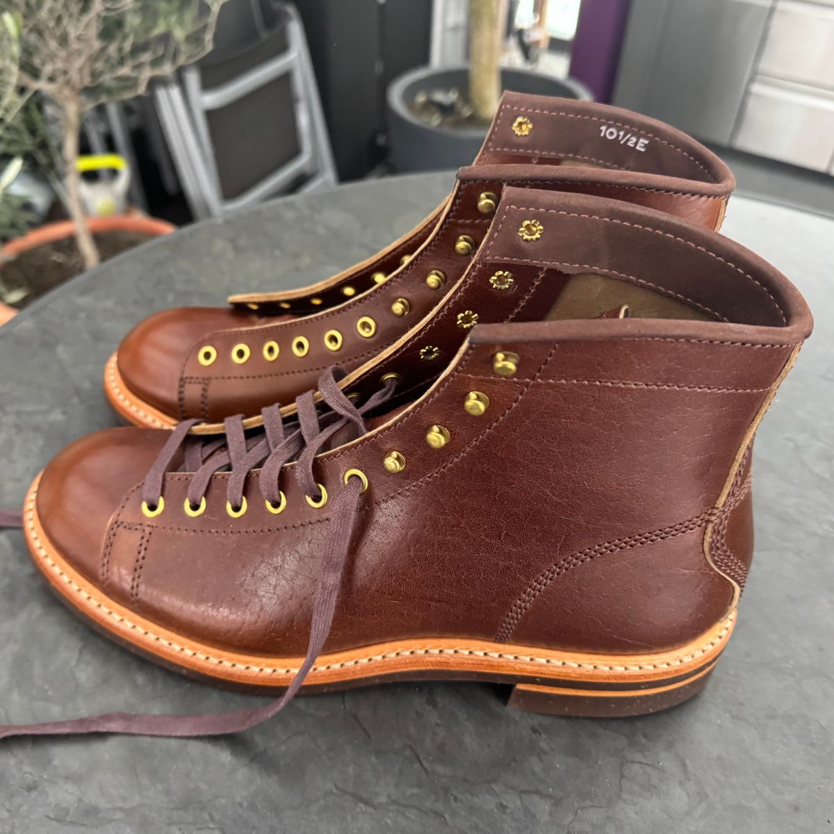 Photo by fromdusktilldusk on February 9, 2025 of the John Lofgren Monkey Boots in shinki hikaku horsebutt timber.