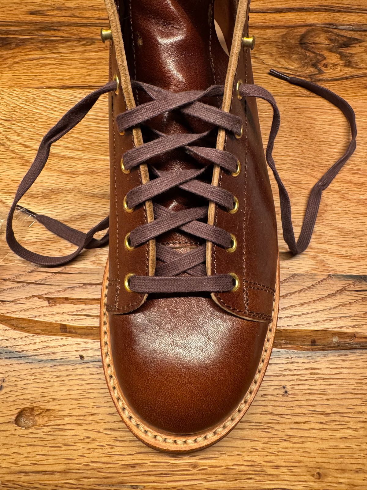 Photo by fromdusktilldusk on February 10, 2025 of the John Lofgren Monkey Boots in shinki hikaku horsebutt timber.