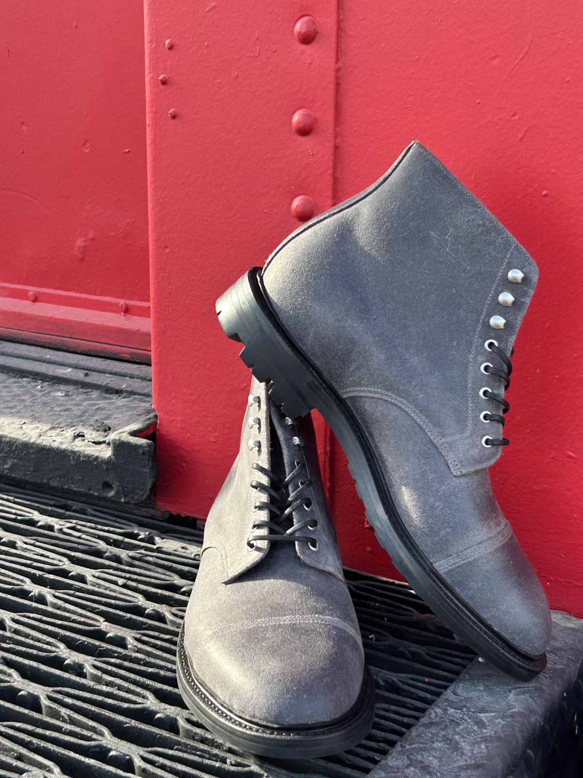Photo by ramble_on on October 1, 2025 of the Grant Stone Cap Toe Boot in C.F. Stead Frost Waxed Commander.