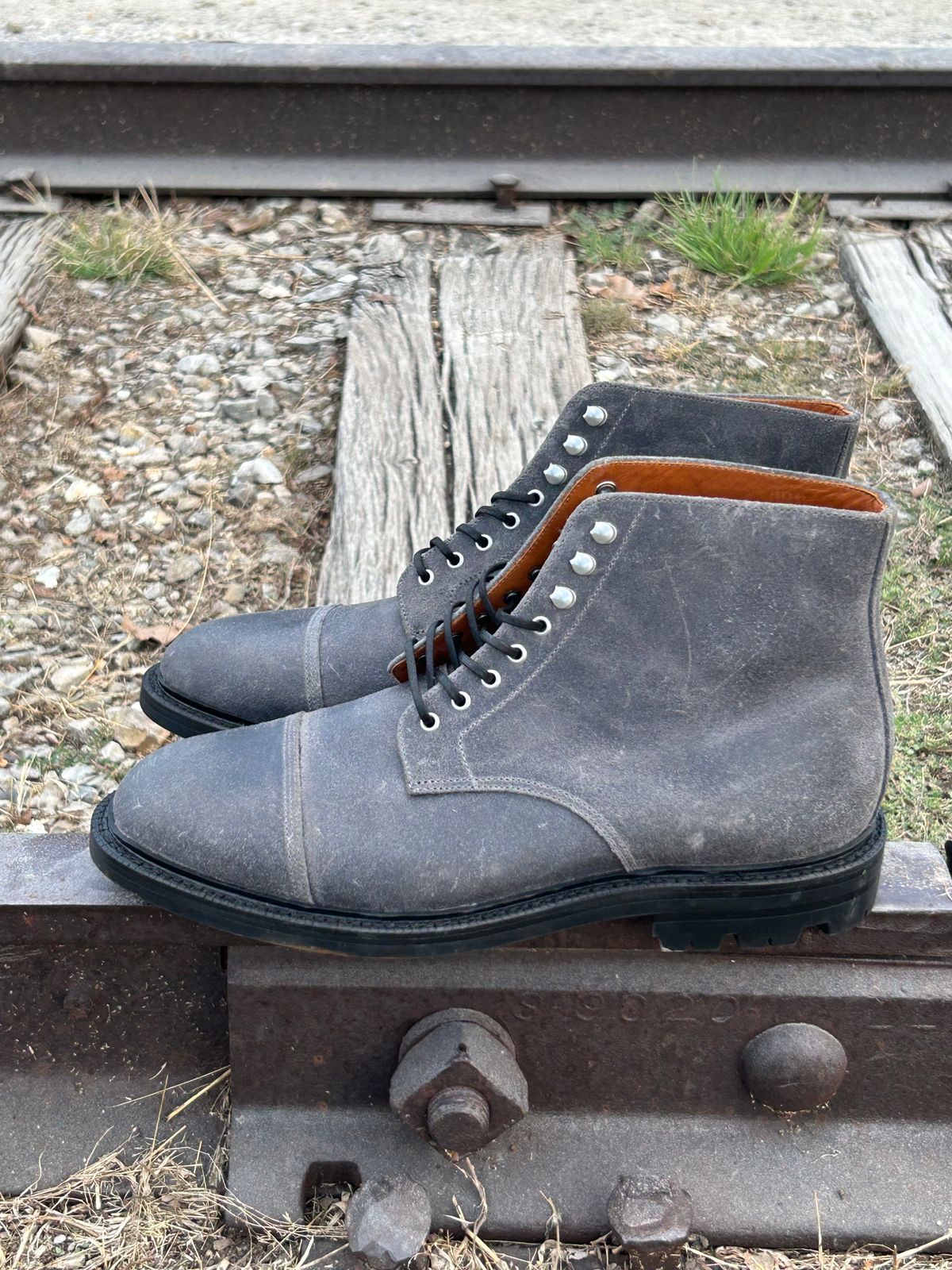 Photo by ramble_on on October 1, 2025 of the Grant Stone Cap Toe Boot in C.F. Stead Frost Waxed Commander.