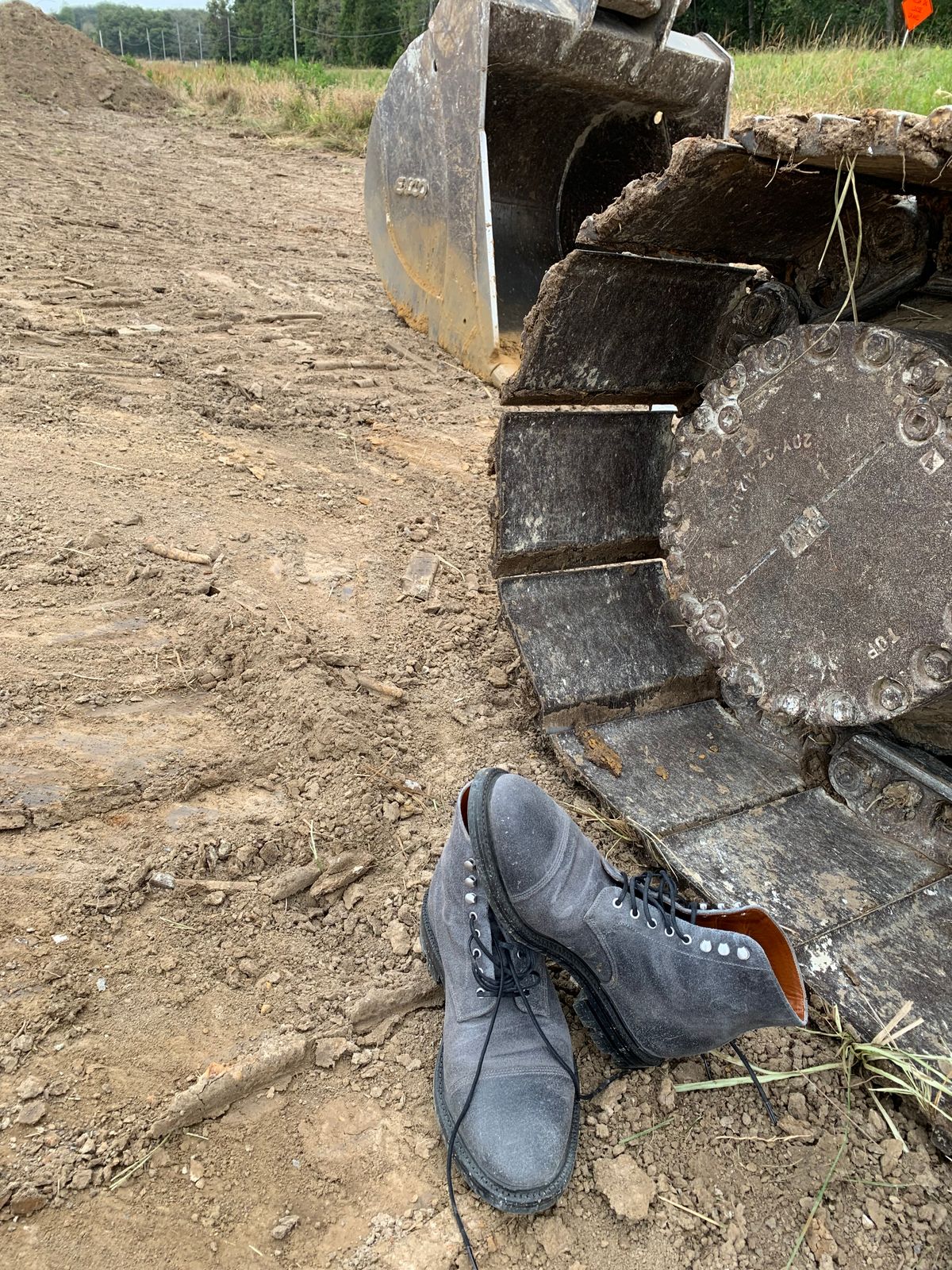 Photo by ramble_on on October 7, 2025 of the Grant Stone Cap Toe Boot in C.F. Stead Frost Waxed Commander.