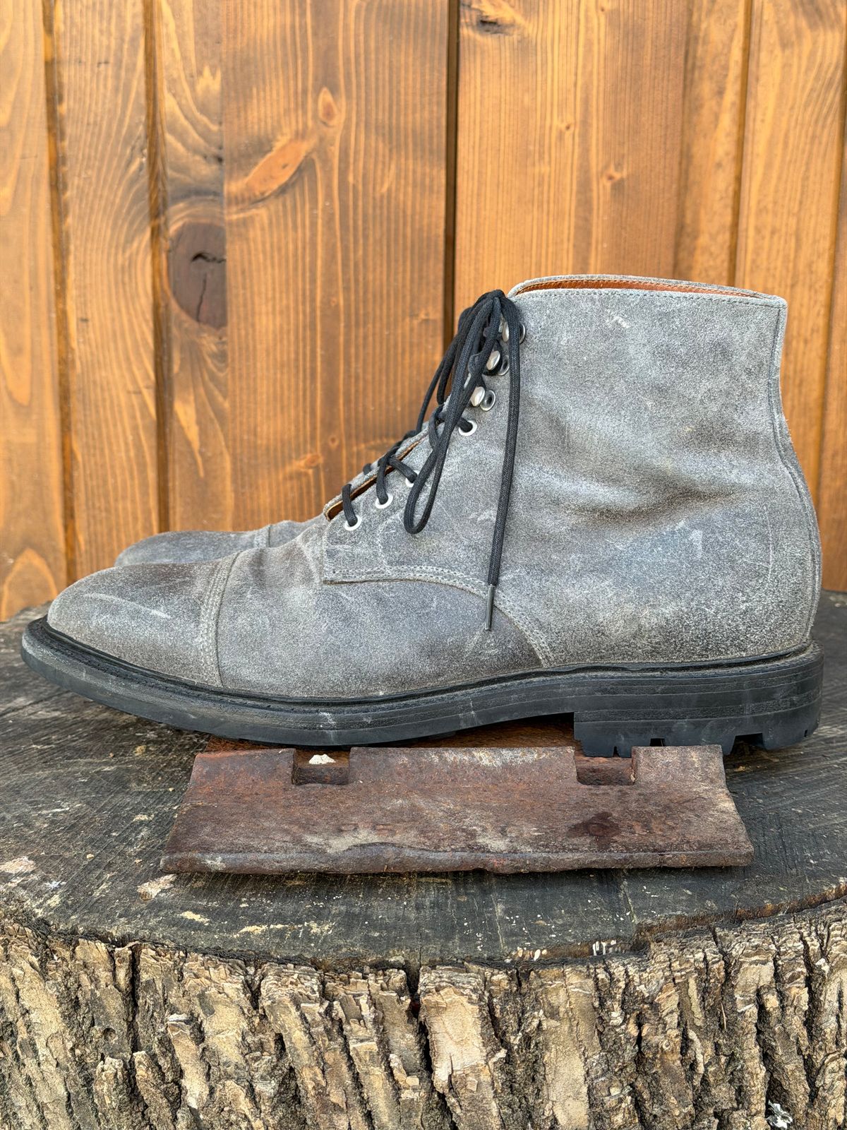 Photo by ramble_on on November 2, 2025 of the Grant Stone Cap Toe Boot in C.F. Stead Frost Waxed Commander.