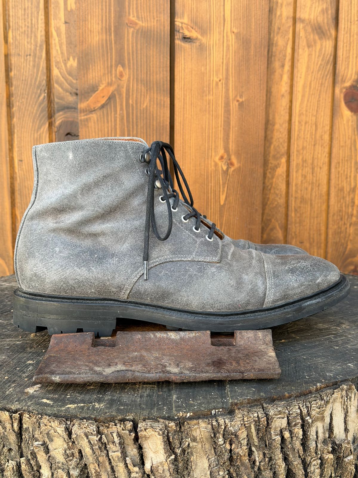 Photo by ramble_on on November 2, 2025 of the Grant Stone Cap Toe Boot in C.F. Stead Frost Waxed Commander.