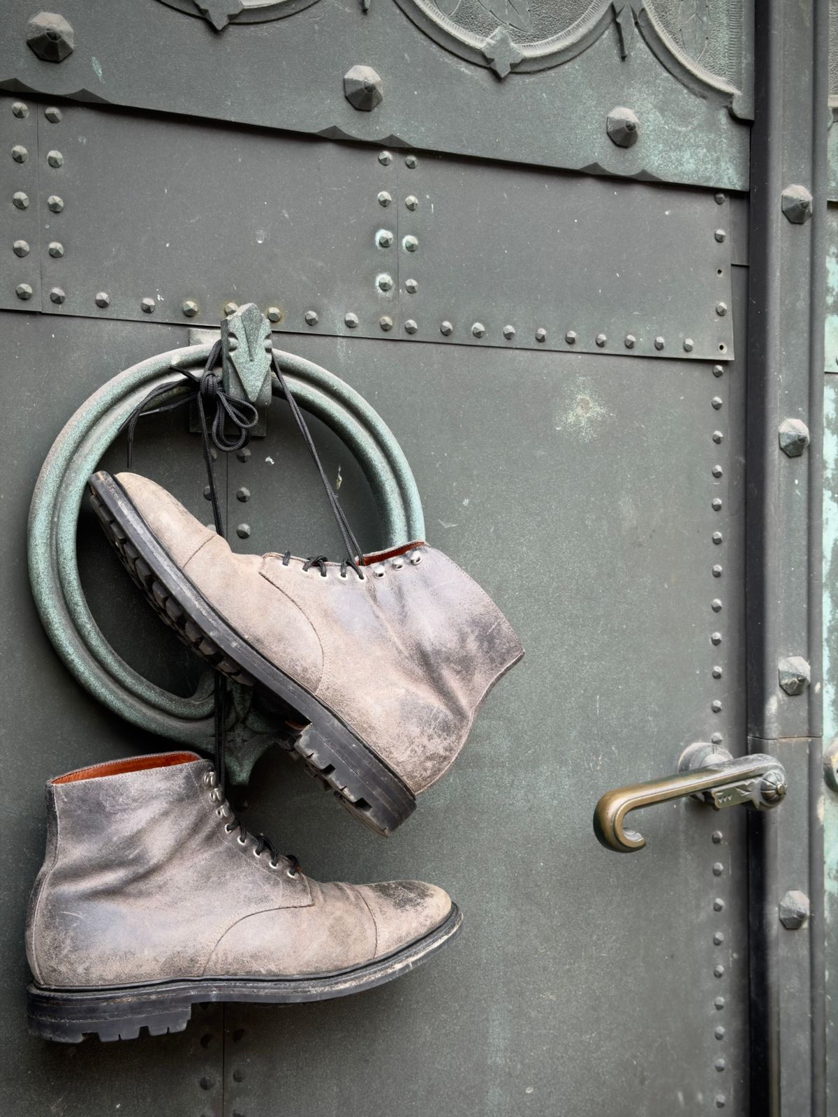 Photo by ramble_on on December 4, 2025 of the Grant Stone Cap Toe Boot in C.F. Stead Frost Waxed Commander.