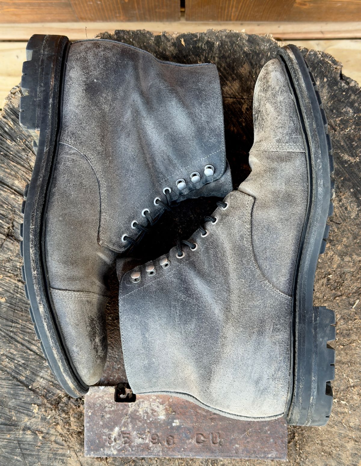 Photo by ramble_on on January 4, 2026 of the Grant Stone Cap Toe Boot in C.F. Stead Frost Waxed Commander.