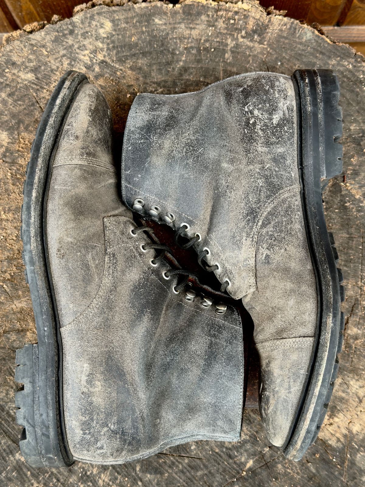 Photo by ramble_on on March 2, 2026 of the Grant Stone Cap Toe Boot in C.F. Stead Frost Waxed Commander.