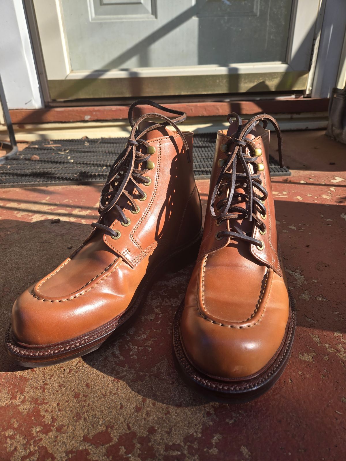 Photo by DrewsShoes on September 13, 2025 of the Grant Stone Brass Boot in Horween Honey Glazed Shell Cordovan.
