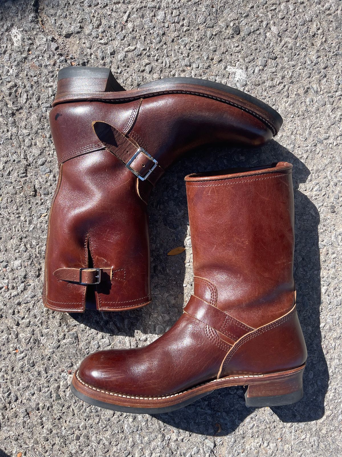 Photo by undakovr on September 19, 2025 of the John Lofgren Wabash Engineer Boots in Shinki Brown Oiled Horsebutt.
