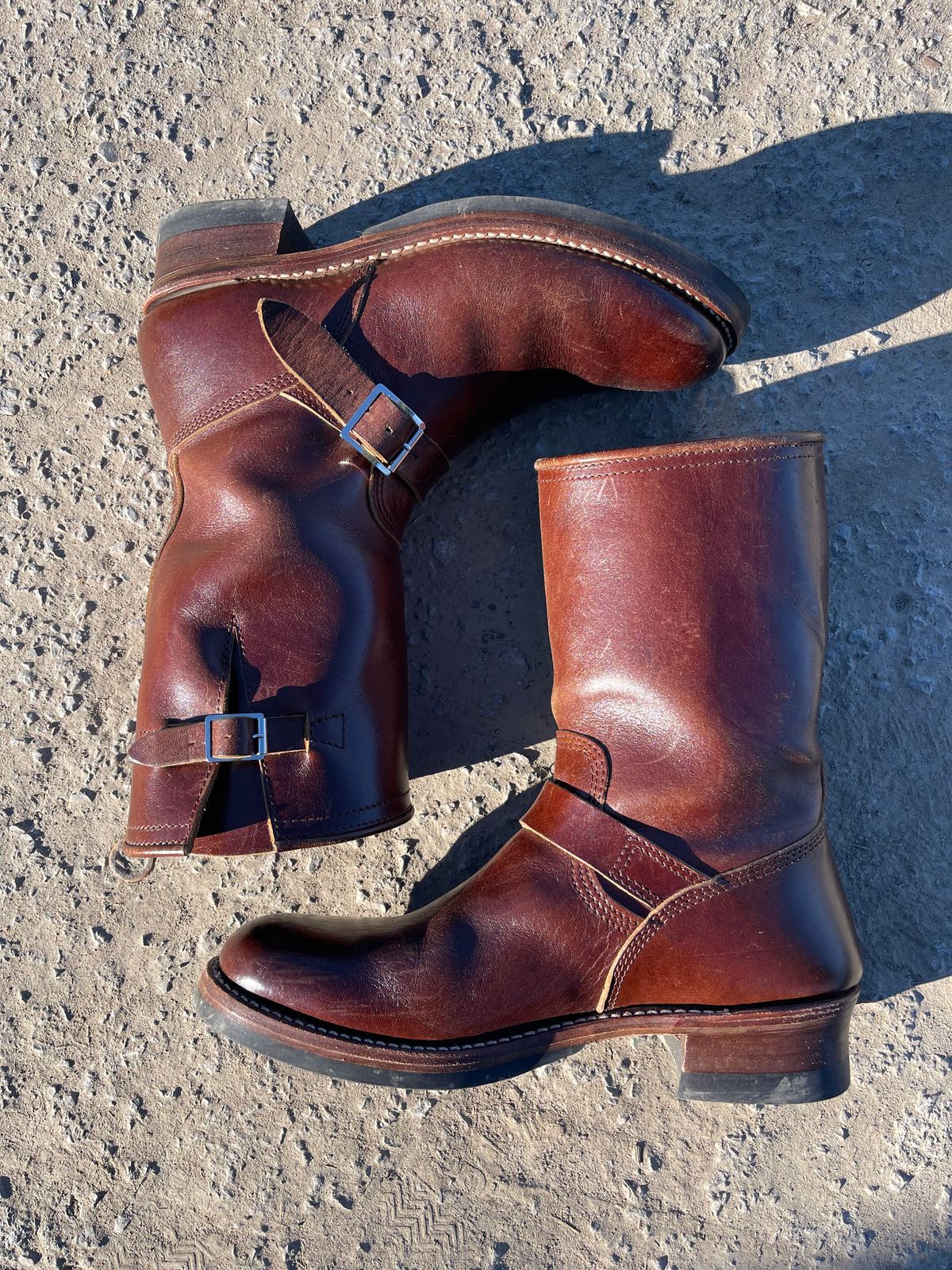 Photo by undakovr on October 1, 2025 of the John Lofgren Wabash Engineer Boots in Shinki Brown Oiled Horsebutt.