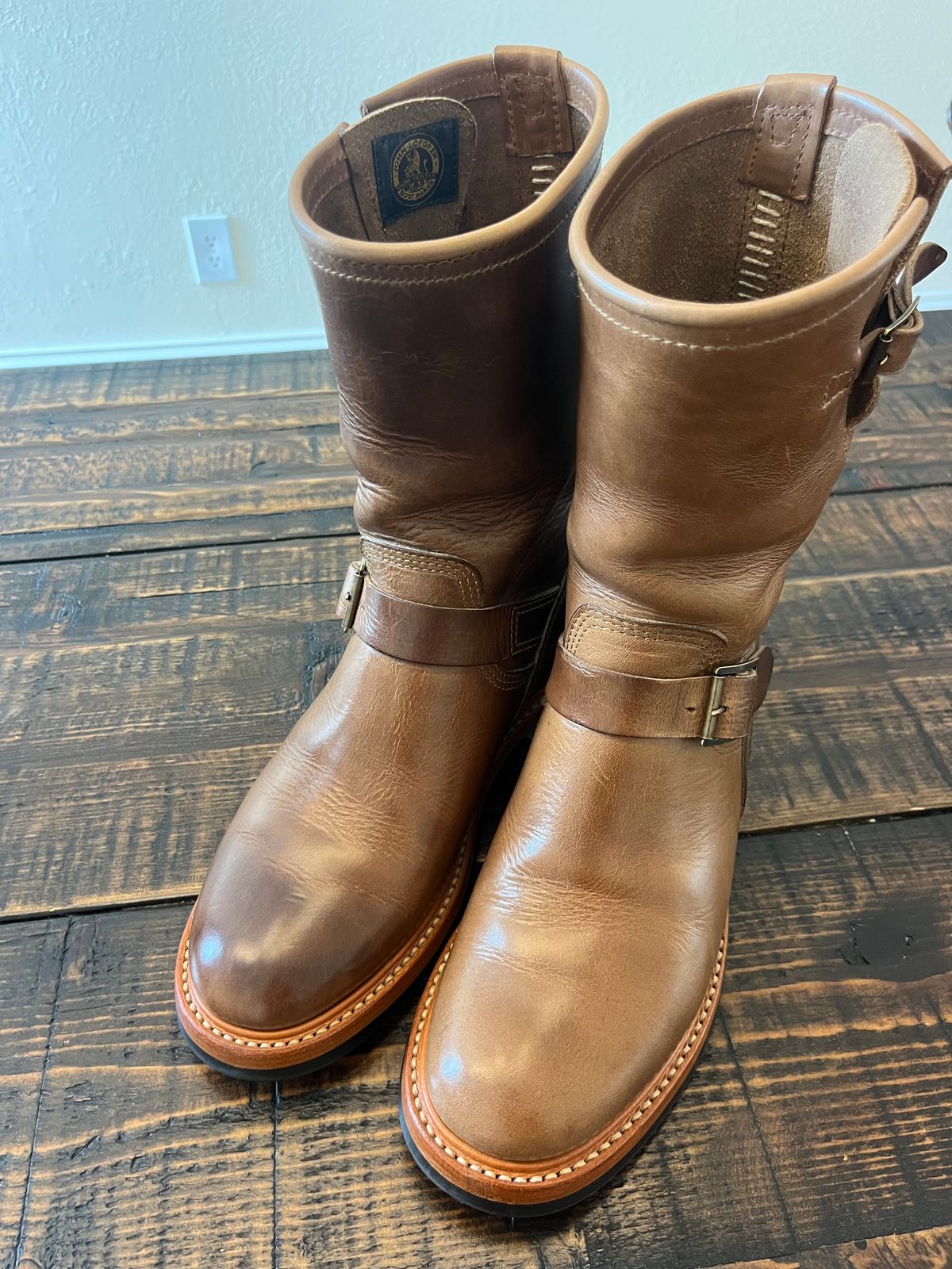 Photo by Gpittman9 on October 22, 2025 of the John Lofgren Wabash Engineer Boots in Horween Natural Chromexcel.