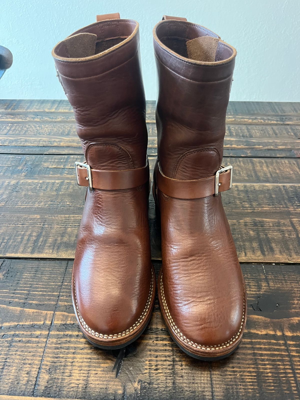 Photo by Gpittman9 on October 22, 2025 of the Viberg Engineer in Horween Crust Horsehide.