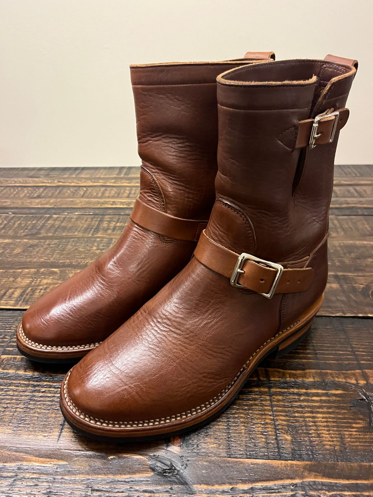 Photo by Gpittman9 on June 10, 2026 of the Viberg Engineer in Horween Crust Horsehide.