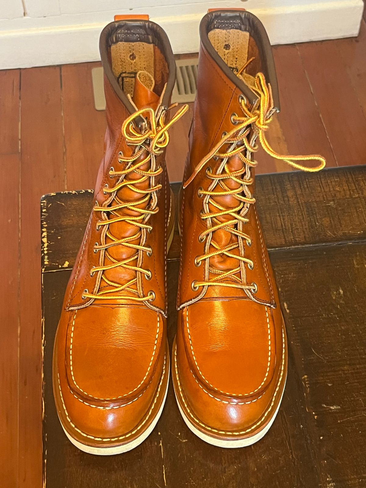 Photo by Gpittman9 on July 5, 2025 of the Red Wing 8-Inch Classic Moc in S.B. Foot Oro Legacy.