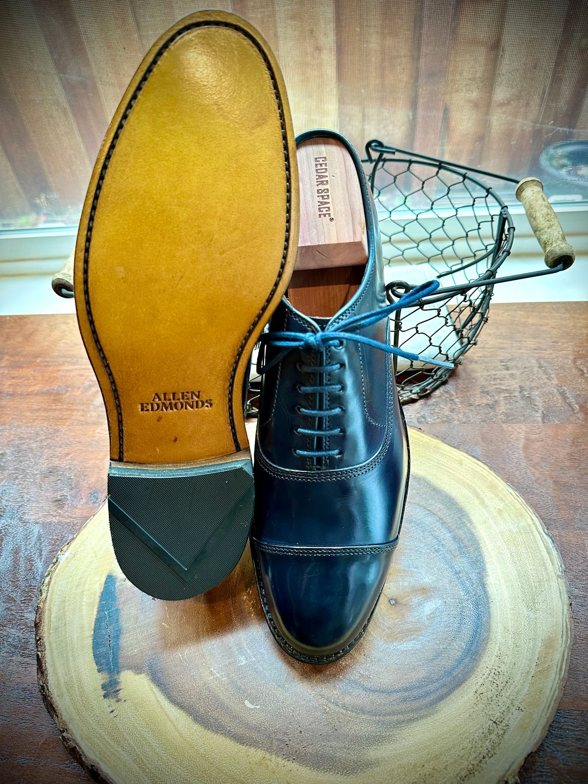 Photo by Suited_n_Booted on July 8, 2026 of the Allen Edmonds Park Avenue in Navy Calf.