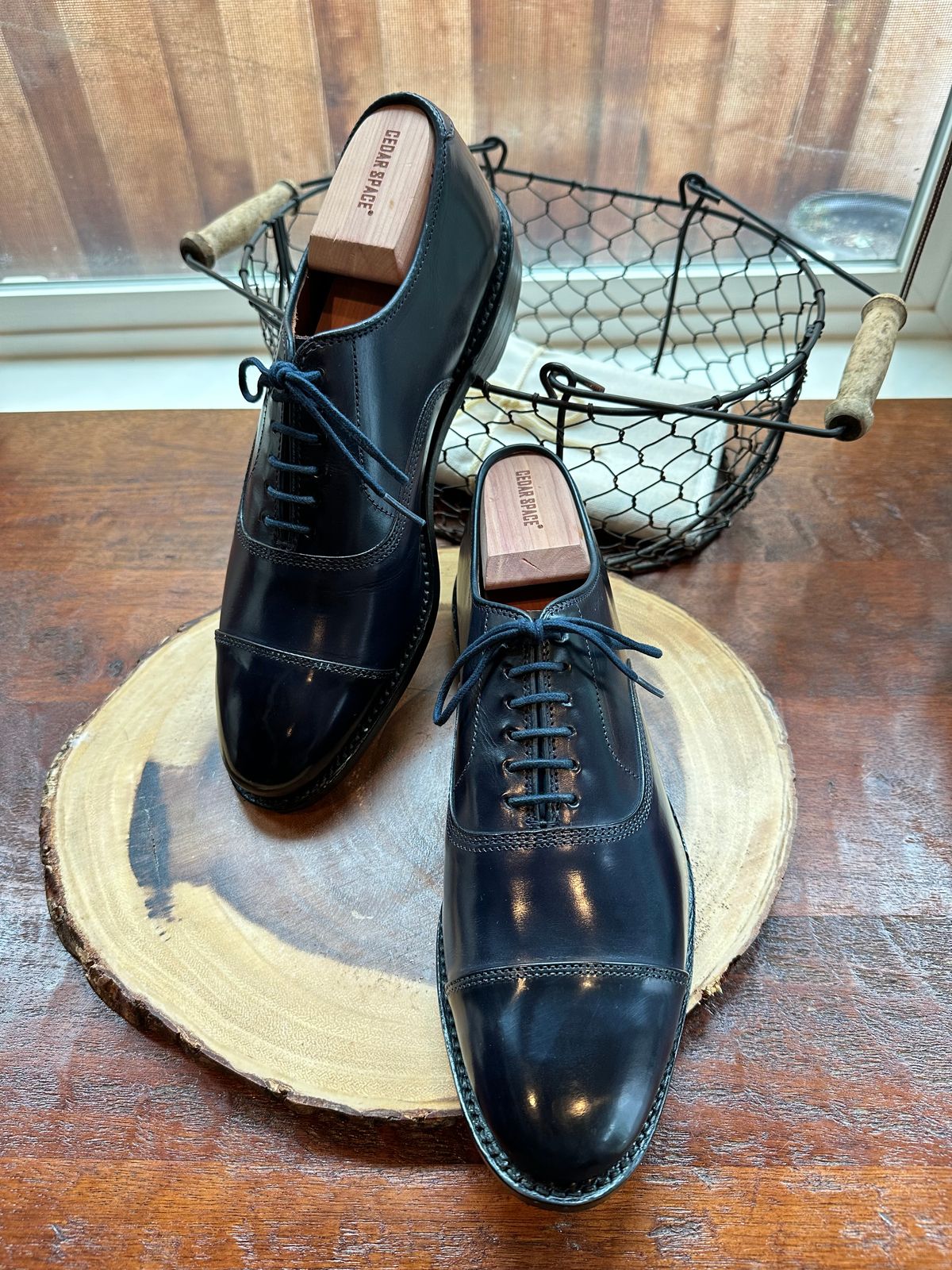 Photo by Suited_n_Booted on July 8, 2026 of the Allen Edmonds Park Avenue in Navy Calf.