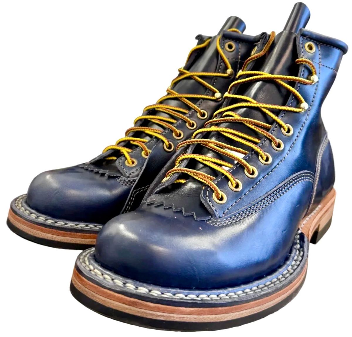 Photo by Suited_n_Booted on June 8, 2026 of the White's Bounty Hunter in Maryam Navy Horsehide.
