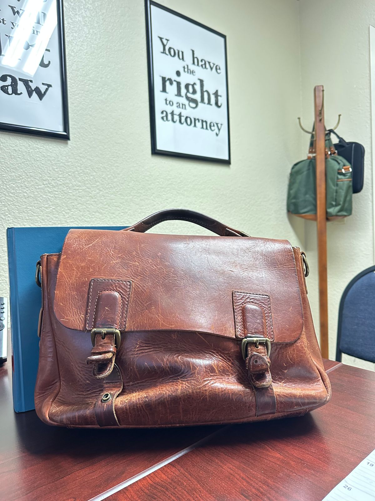 Photo by Suited_n_Booted on February 5, 2026 of the Scott NYC Americana Messenger Bag in Coronado Chestnut.