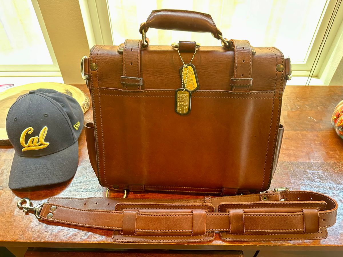 Photo by Suited_n_Booted on May 24, 2026 of the Saddleback Leather Co. Briefcase in Chestnut.