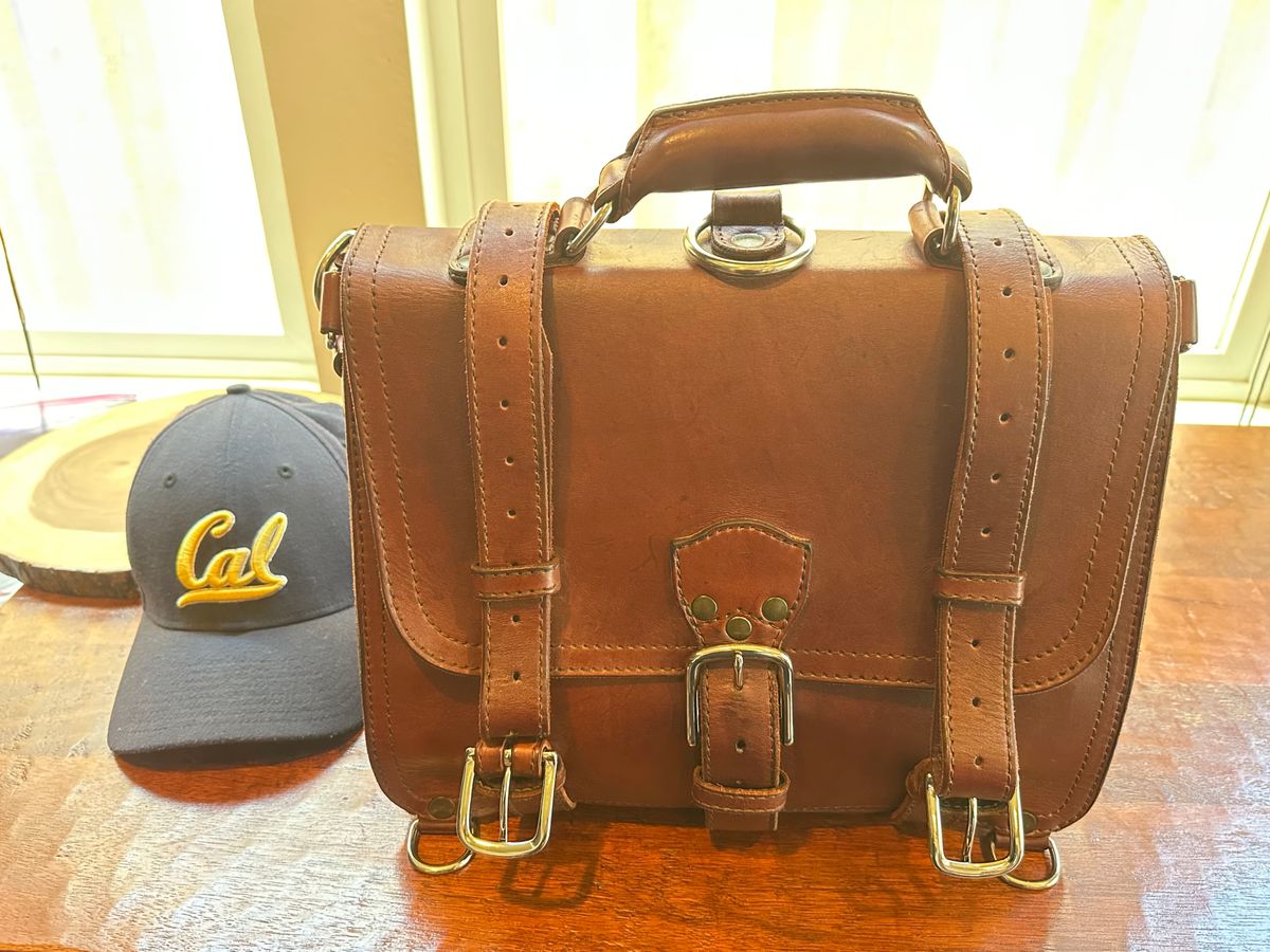 Photo by Suited_n_Booted on May 24, 2026 of the Saddleback Leather Co. Briefcase in Chestnut.