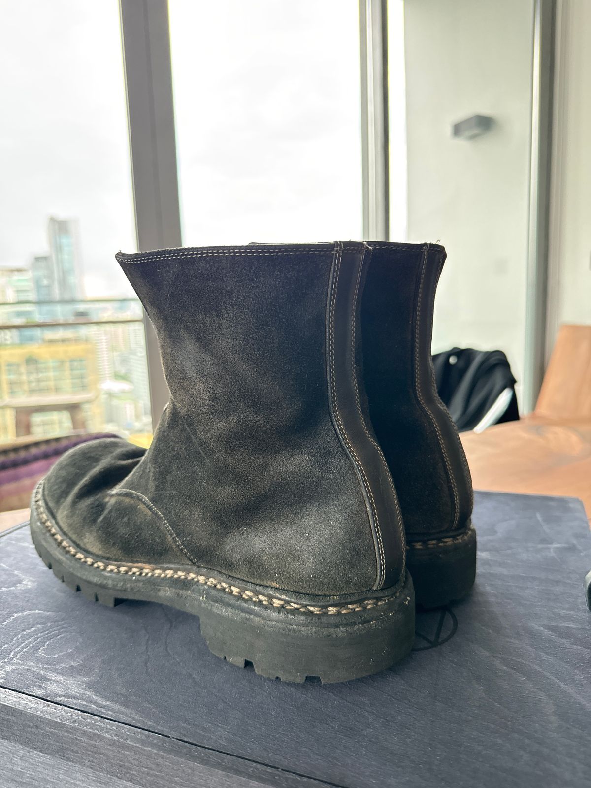 Photo by e_o on May 30, 2024 of the Guidi Nonnative x Undercover Center Zip Boots in Guidi Horse Roughout.