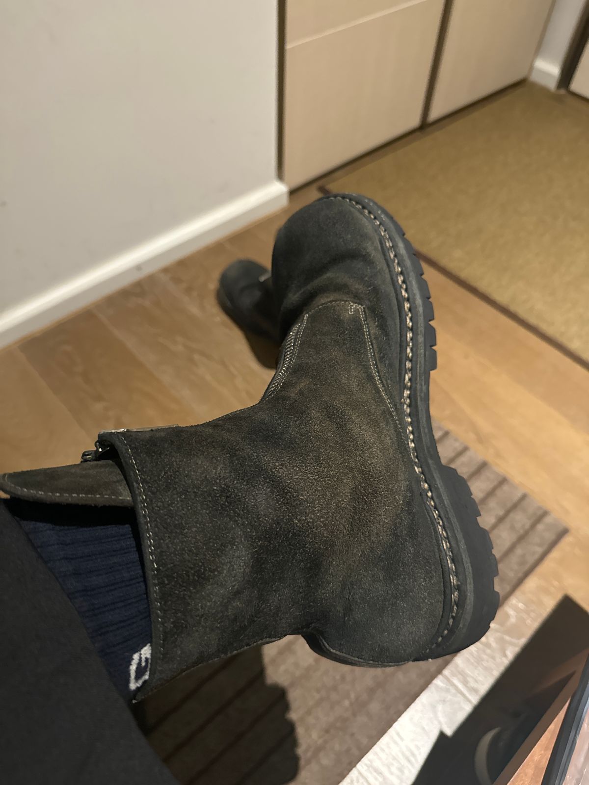 Photo by e_o on June 3, 2024 of the Guidi Nonnative x Undercover Center Zip Boots in Guidi Horse Roughout.