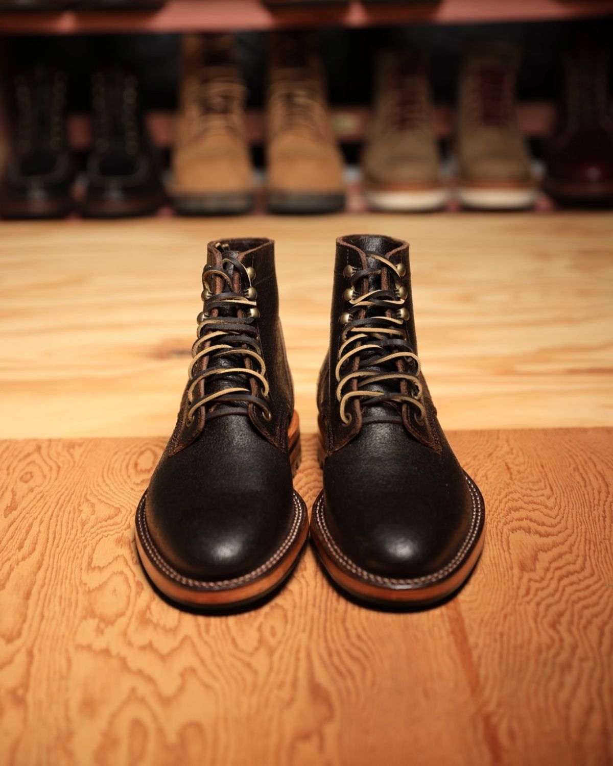 Photo by ScuffedUpKicks on October 1, 2024 of the Parkhurst The Allen in Horween Brown Waxed Flesh.