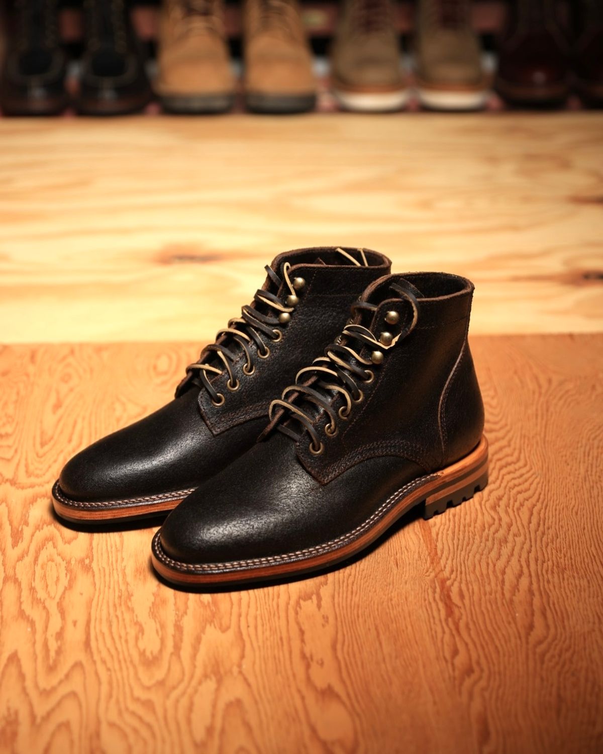 Photo by ScuffedUpKicks on October 1, 2024 of the Parkhurst The Allen in Horween Brown Waxed Flesh.