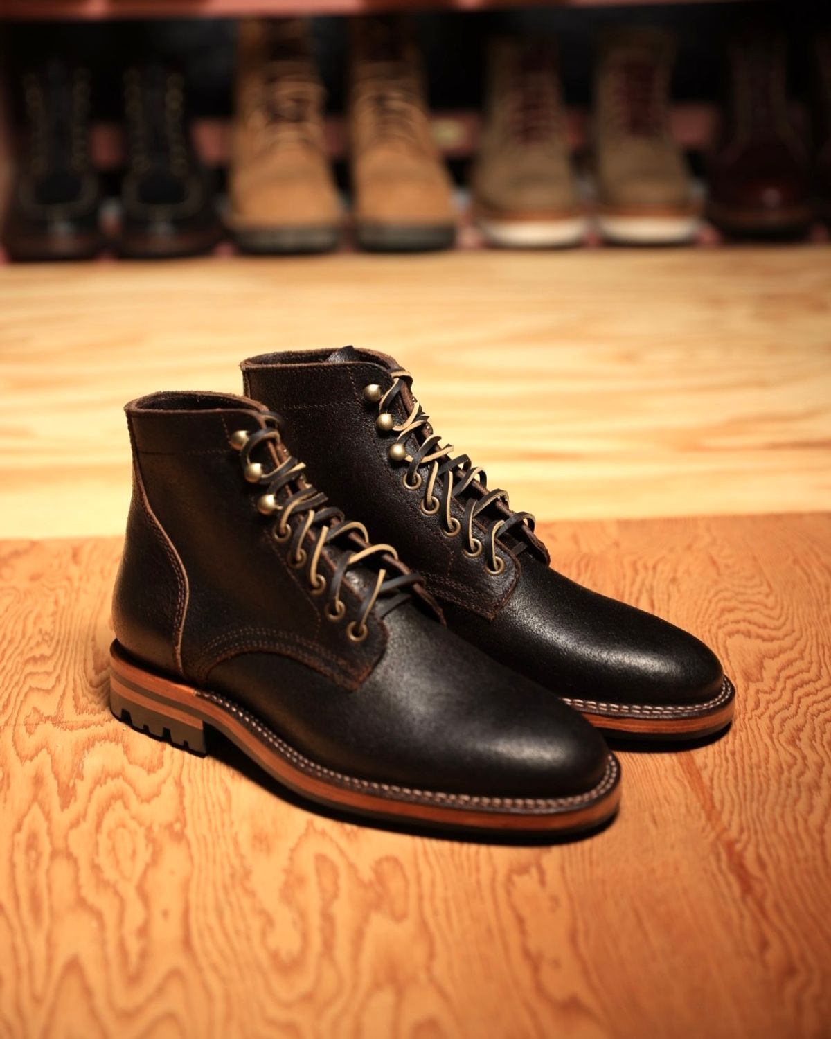 Photo by ScuffedUpKicks on October 1, 2024 of the Parkhurst The Allen in Horween Brown Waxed Flesh.
