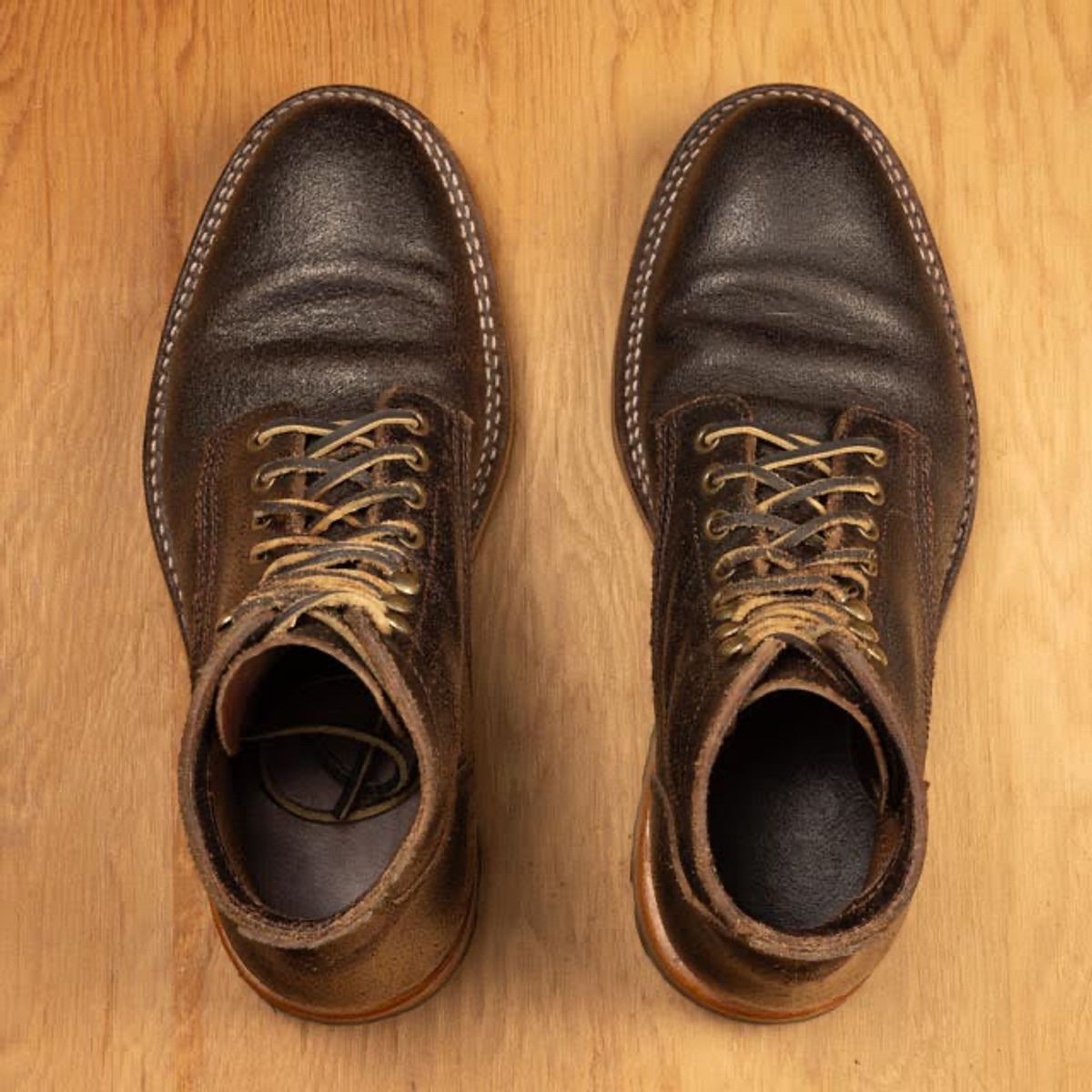 Photo by ScuffedUpKicks on January 6, 2025 of the Parkhurst The Allen in Horween Brown Waxed Flesh.