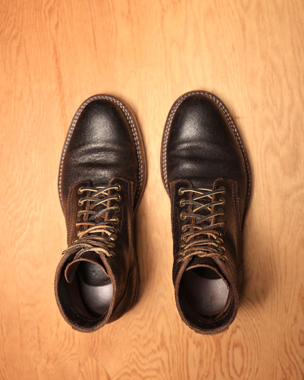 Photo by ScuffedUpKicks on February 4, 2025 of the Parkhurst The Allen in Horween Brown Waxed Flesh.