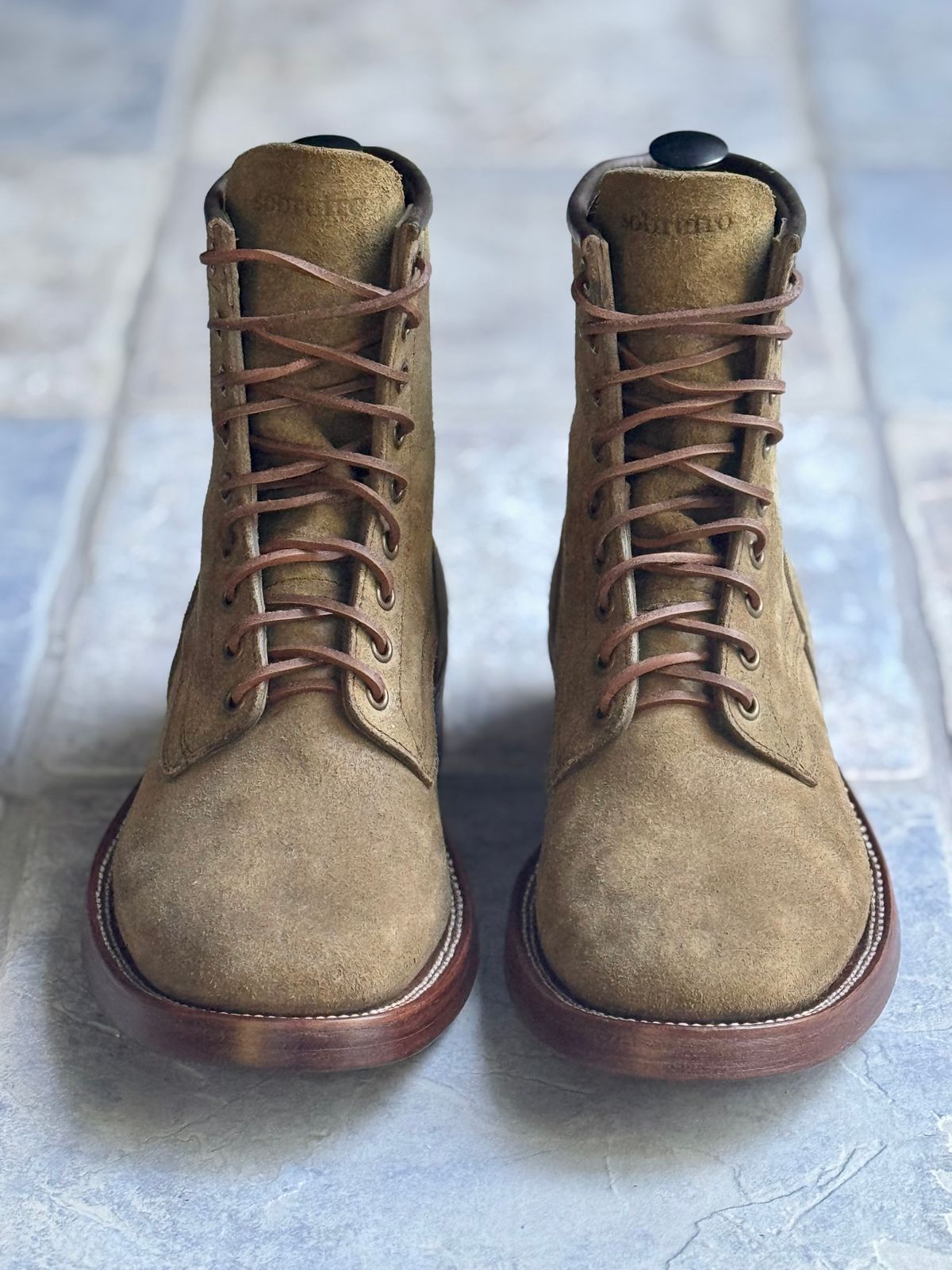 Photo by ScuffedUpKicks on October 1, 2025 of the Sobreiro Boots Estrella in Lo Stivale Natural Roughout.