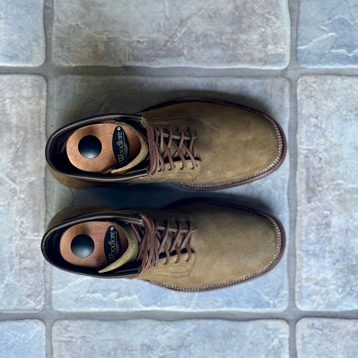 Photo by ScuffedUpKicks on October 1, 2025 of the Sobreiro Boots Estrella in Lo Stivale Natural Roughout.