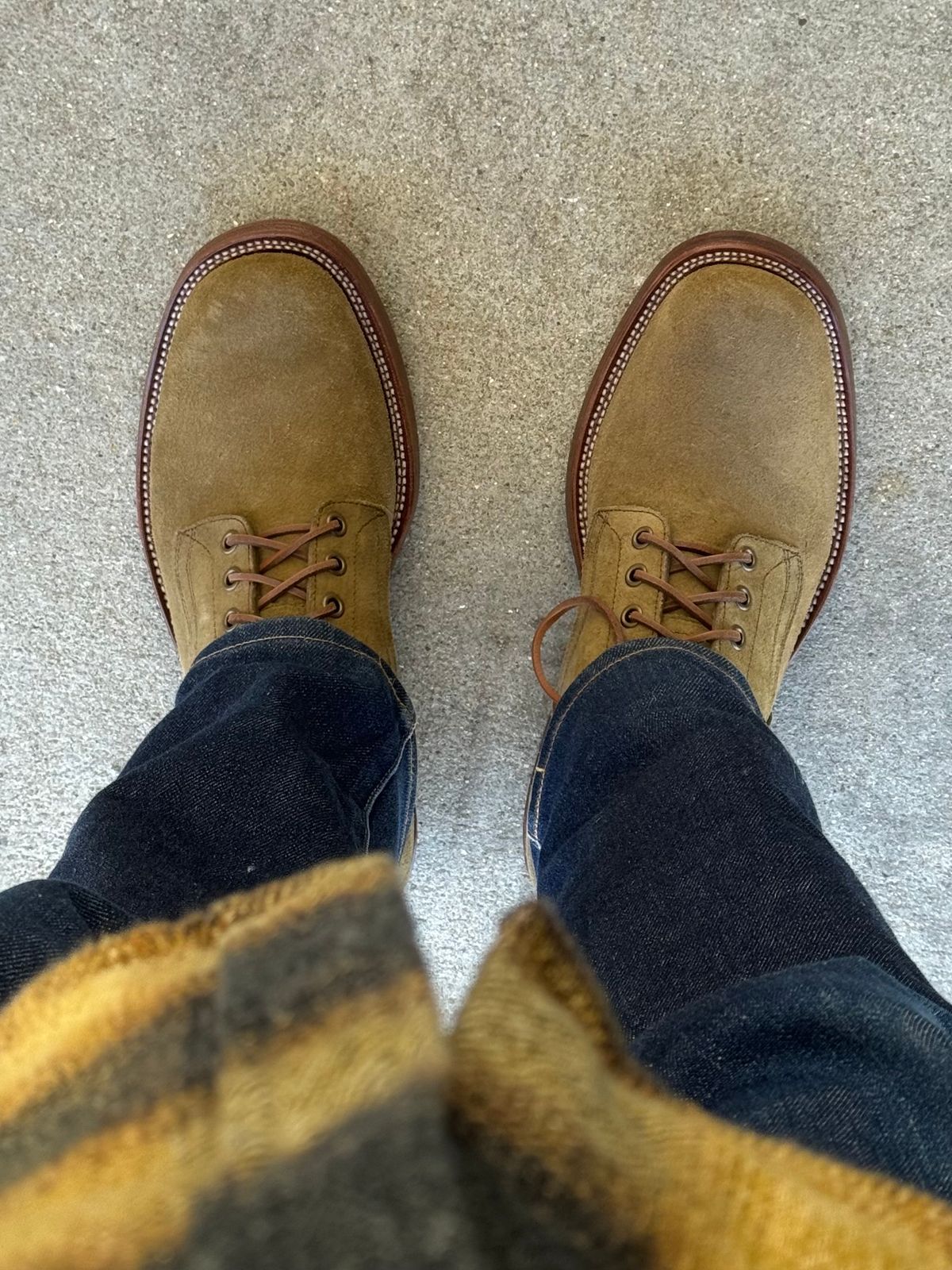 Photo by ScuffedUpKicks on October 2, 2025 of the Sobreiro Boots Estrella in Lo Stivale Natural Roughout.