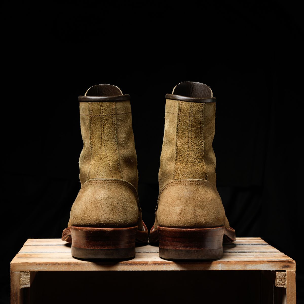 Photo by ScuffedUpKicks on November 6, 2025 of the Sobreiro Boots Estrella in Lo Stivale Natural Roughout.