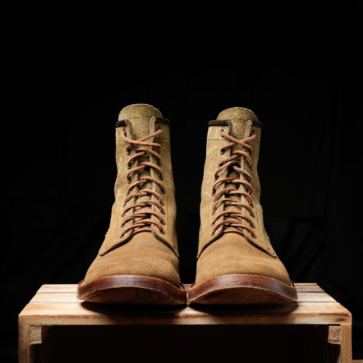 Photo by ScuffedUpKicks on November 6, 2025 of the Sobreiro Boots Estrella in Lo Stivale Natural Roughout.