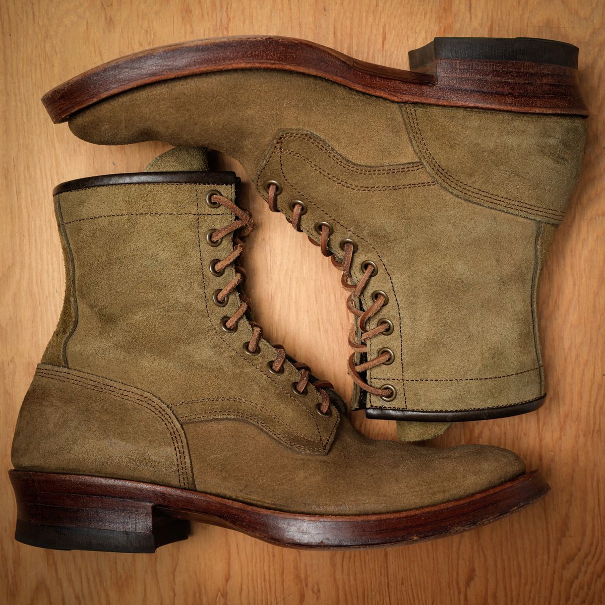 Photo by ScuffedUpKicks on November 6, 2025 of the Sobreiro Boots Estrella in Lo Stivale Natural Roughout.