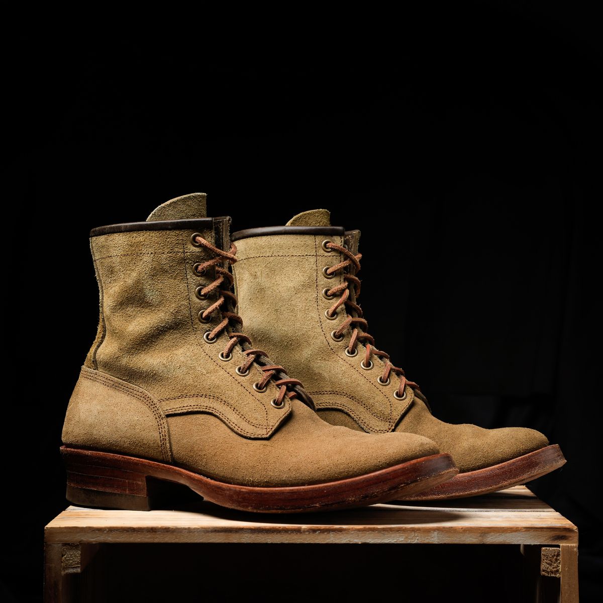 Photo by ScuffedUpKicks on November 6, 2025 of the Sobreiro Boots Estrella in Lo Stivale Natural Roughout.