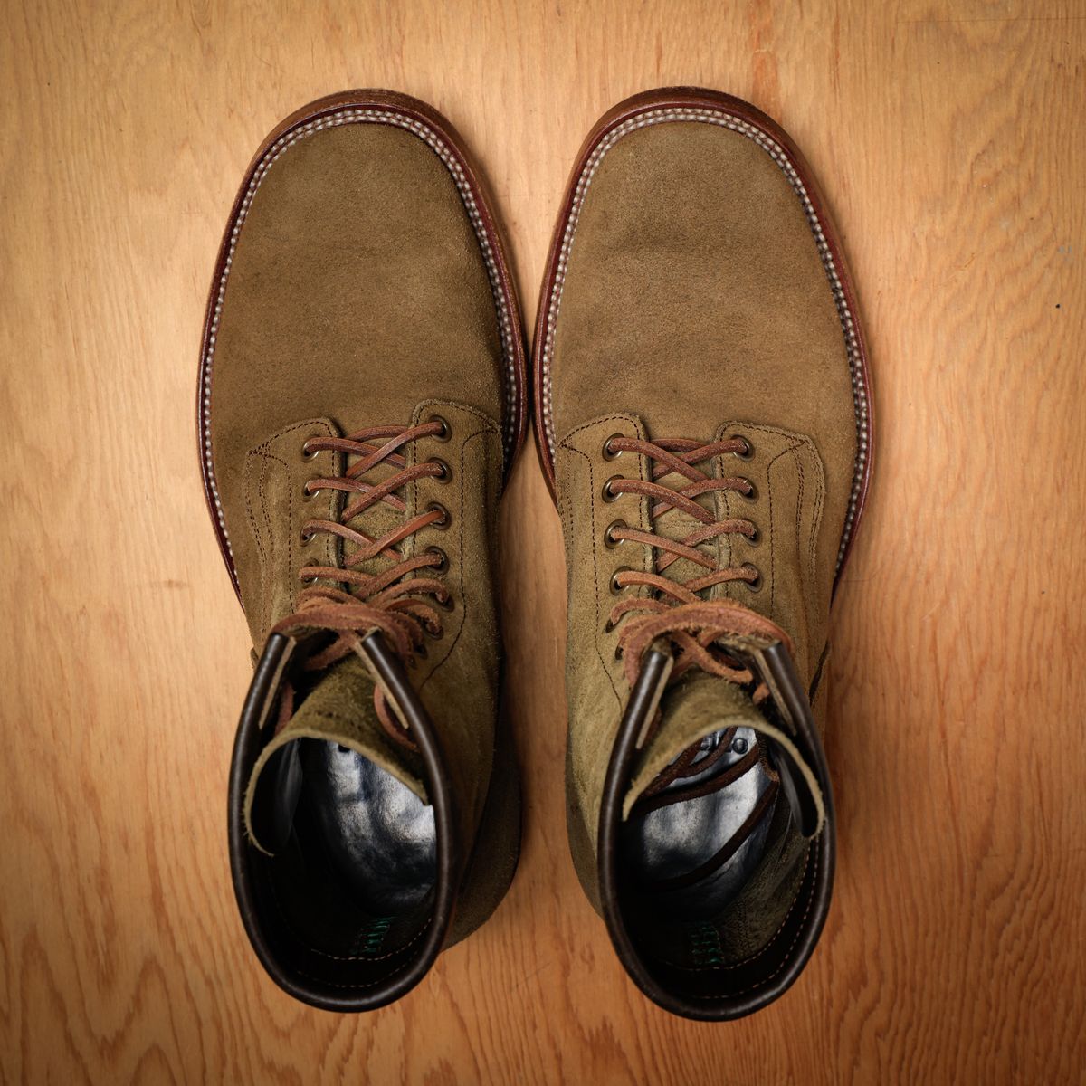 Photo by ScuffedUpKicks on November 6, 2025 of the Sobreiro Boots Estrella in Lo Stivale Natural Roughout.