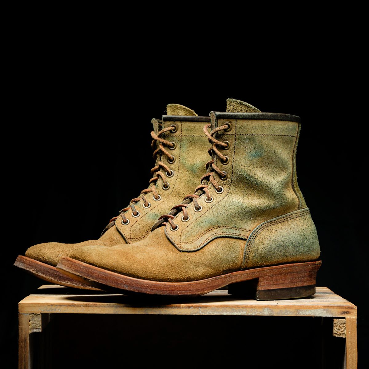 Photo by ScuffedUpKicks on January 6, 2026 of the Sobreiro Boots Estrella in Lo Stivale Natural Roughout.