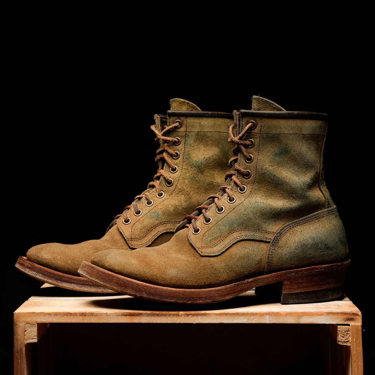 Photo by ScuffedUpKicks on February 5, 2026 of the Sobreiro Boots Estrella in Lo Stivale Natural Roughout.