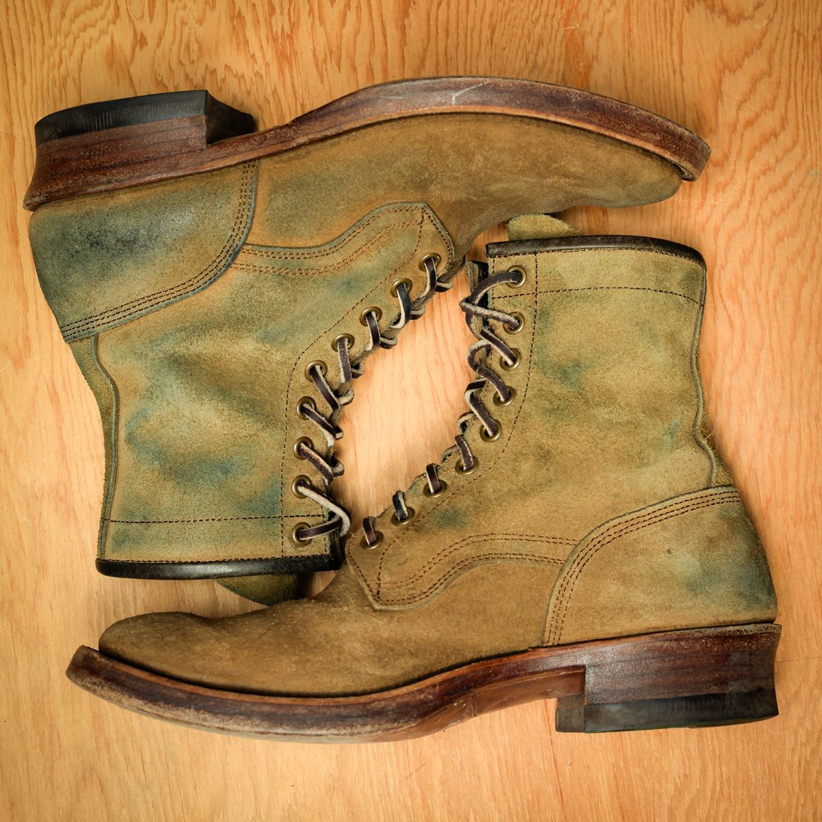 Photo by ScuffedUpKicks on March 6, 2026 of the Sobreiro Boots Estrella in Lo Stivale Natural Roughout.