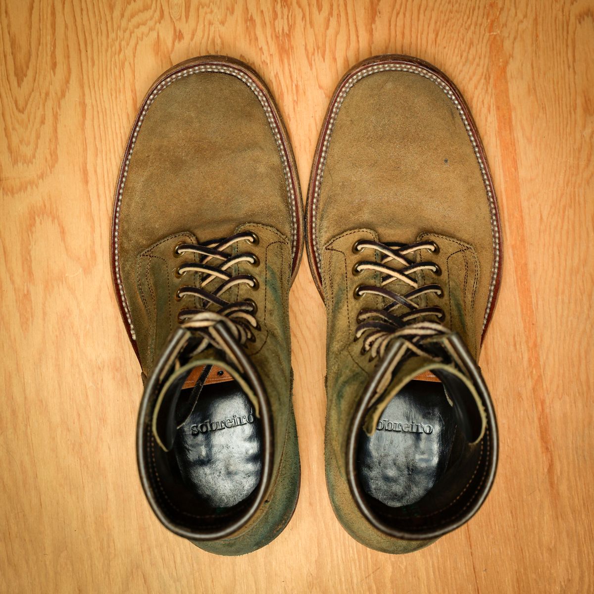 Photo by ScuffedUpKicks on March 6, 2026 of the Sobreiro Boots Estrella in Lo Stivale Natural Roughout.