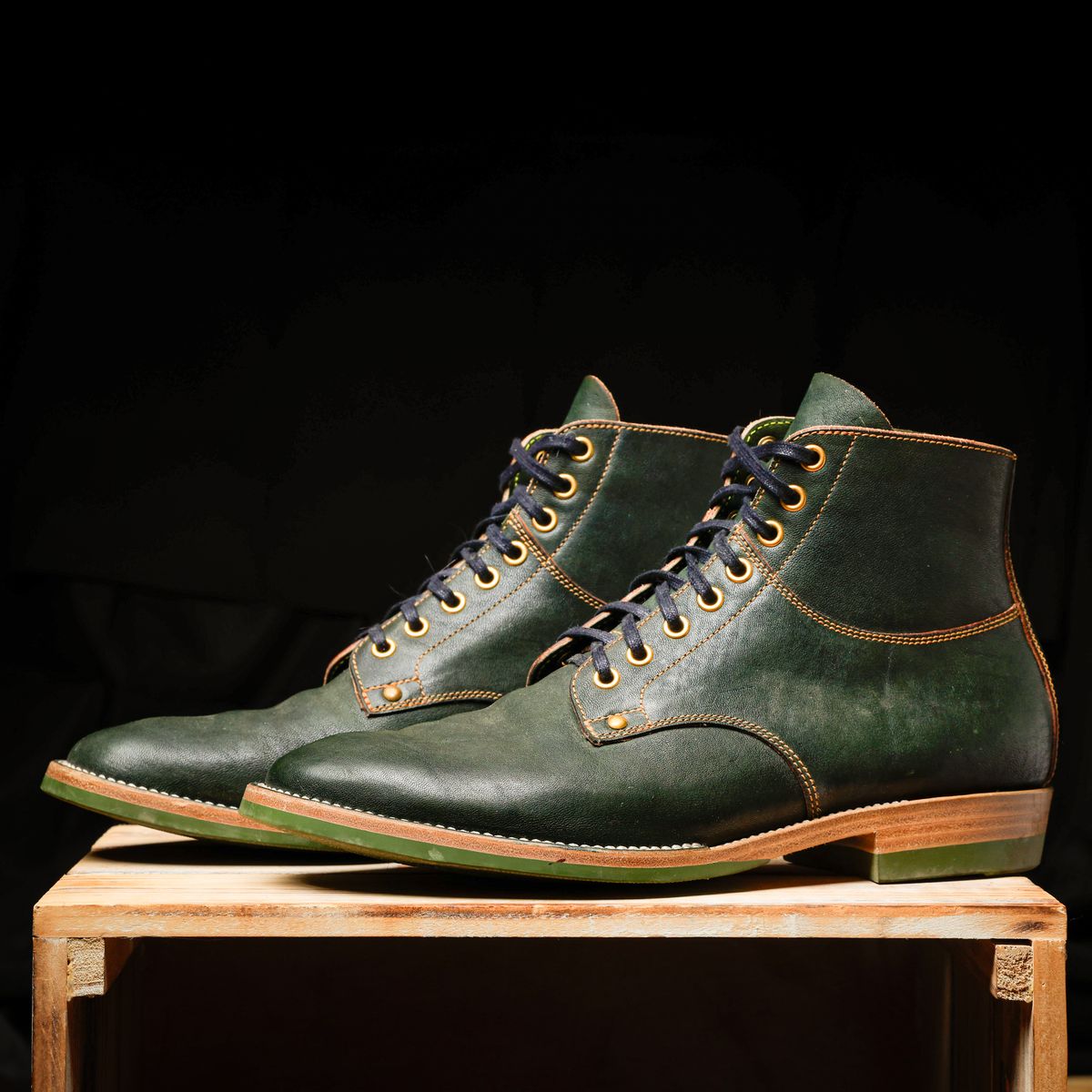 Photo by ScuffedUpKicks on November 6, 2025 of the Iron Boots x Østmo Type 1 in Maryam Dark Green Hand-Dyed Horsehide.